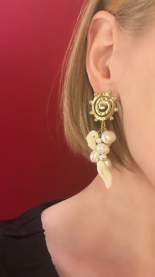 ULLA JOHNSON JEWELLERY - Spiral Pearl Dangle Earring - Pearl