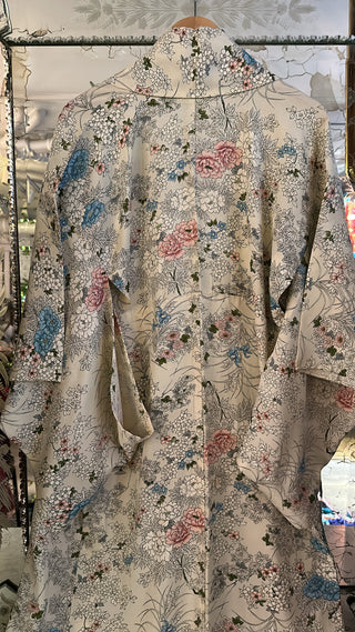 Kyoto Vintage Warehouse - Silk Kimono - Ecru with Flowers