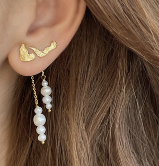STINE A - Petit Pearl Berries Behind Ear Earring
