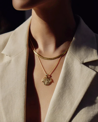 MISSOMA - Lucy Williams Engravable Roman Arc Coin Necklace