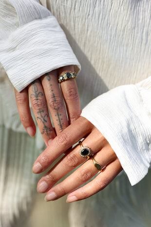 All The Luck in the World - Ring Stones Gold W/Diamond - Black