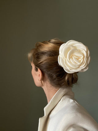 Pico Copenhagen - Giant Satin Rose Claw - Ivory