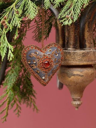 CHEHOMA - Embroidered Hanging Green & Burgundy Heart
