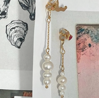 STINE A - Pearl Berries Behind Ear Earring Single