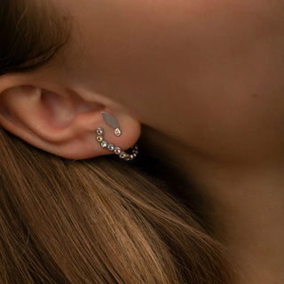 STINE A - Big Dot Leaf Earring Light Peridot - Silver Single