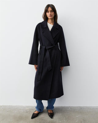 THE CURATED - The Tailored Coat - Dark Navy