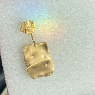 STINE A - Golden Reflection Earring Single