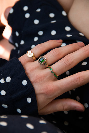 All The Luck in the World - Chérie Ring Rectangle - Green Black
