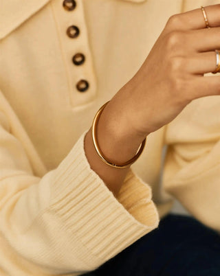 MISSOMA - Classic Round Hinged Bangle - Gold