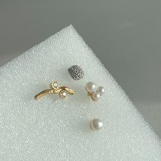 STINE A - Three Pearl Berries Earring