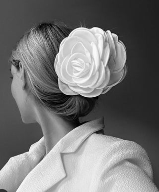 Pico Copenhagen - Giant Satin Rose Claw - Ivory