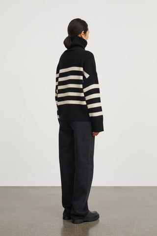 SKALL - Silene T-neck - Black/Sand Stripe