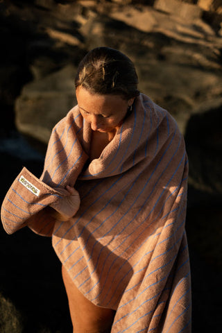 BONGUSTA - Naram Bath Towel -  Camel & Ultramarine