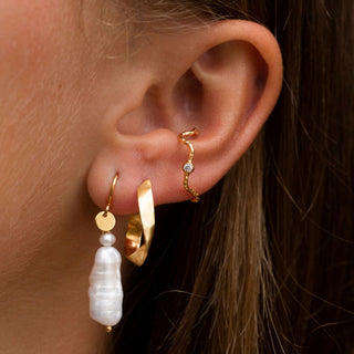 STINE A - Long Baroque Pearl Earring - Peach Sorbet