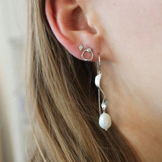 STINE A - Petit Wavy Circle Earring W/Stone - Silver