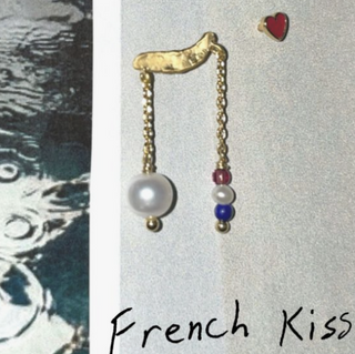 STINE A - Petit Gold Splash Earring Chains & French Kiss